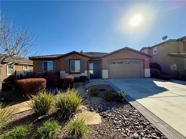 39446 11th W, Palmdale, California 93551