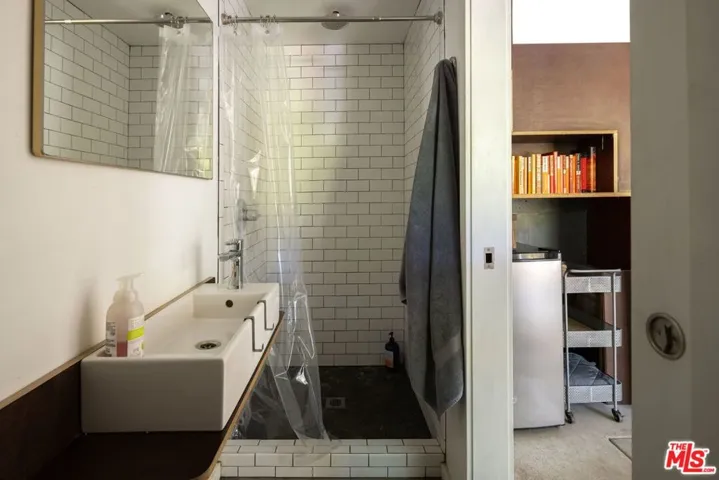 1810 S Hobart Boulevard, Los Angeles, California 90006