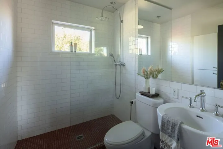 1810 S Hobart Boulevard, Los Angeles, California 90006