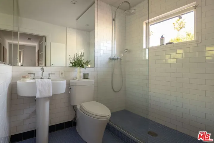 1810 S Hobart Boulevard, Los Angeles, California 90006