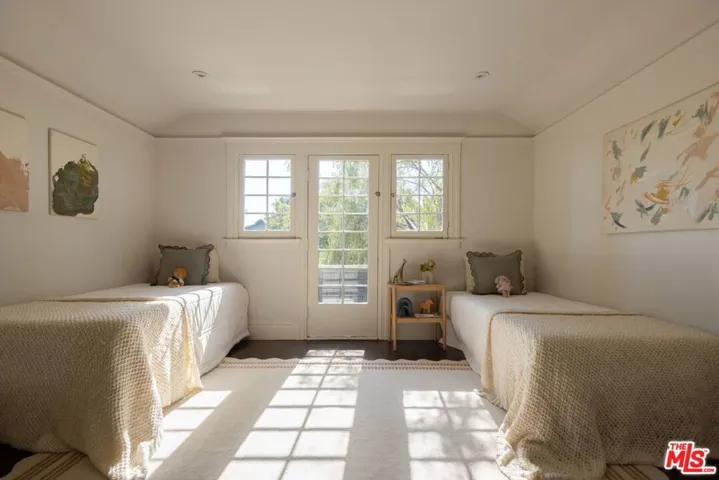 1810 S Hobart Boulevard, Los Angeles, California 90006