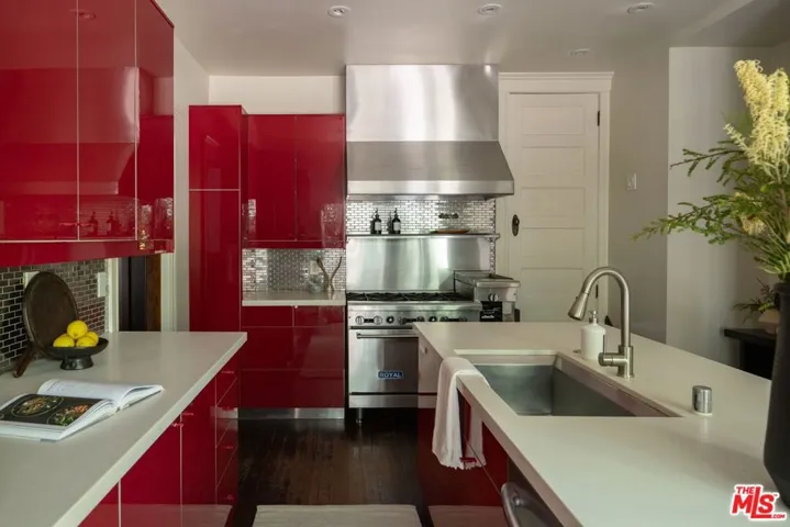 1810 S Hobart Boulevard, Los Angeles, California 90006