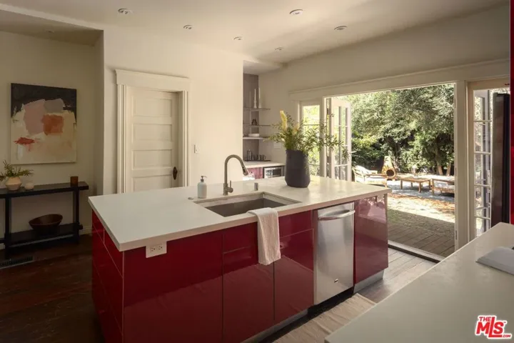 1810 S Hobart Boulevard, Los Angeles, California 90006