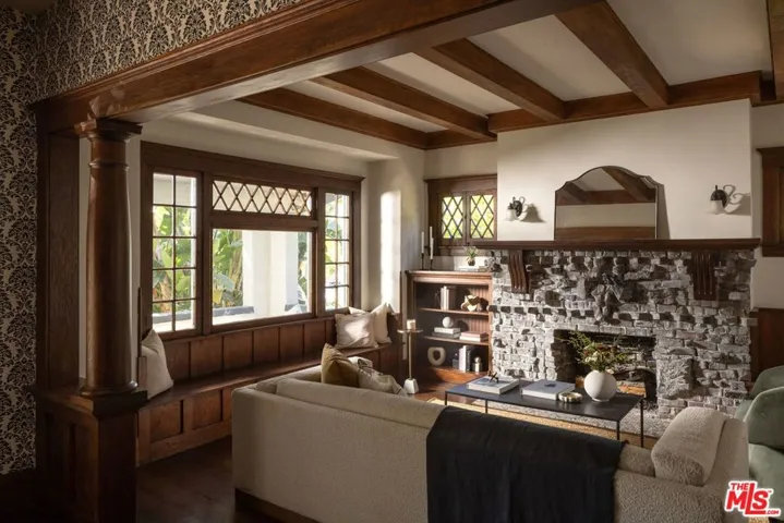 1810 S Hobart Boulevard, Los Angeles, California 90006