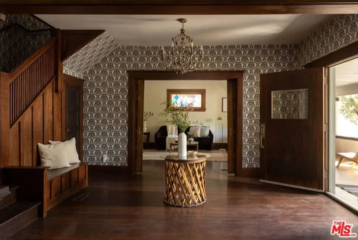 1810 S Hobart Boulevard, Los Angeles, California 90006