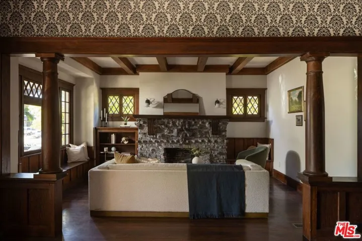 1810 S Hobart Boulevard, Los Angeles, California 90006