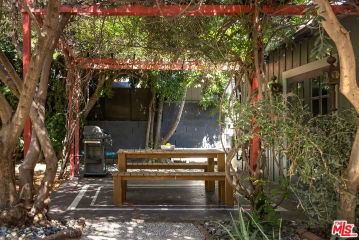 1810 S Hobart Boulevard, Los Angeles, California 90006