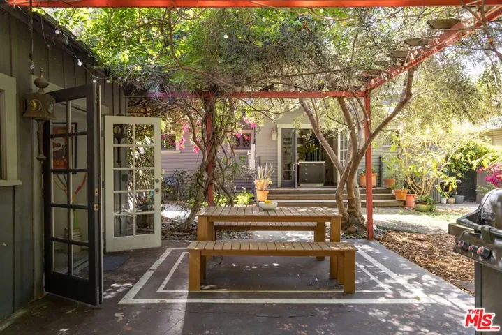 1810 S Hobart Boulevard, Los Angeles, California 90006