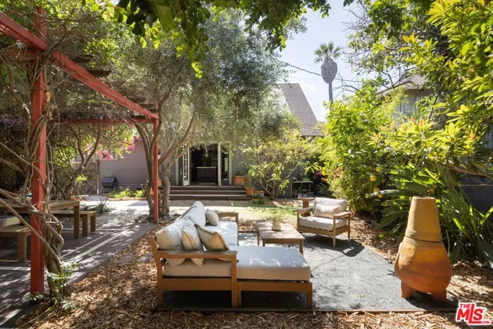 1810 S Hobart Boulevard, Los Angeles, California 90006