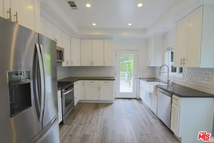 4000 Denny Avenue, Studio City, California 91604
