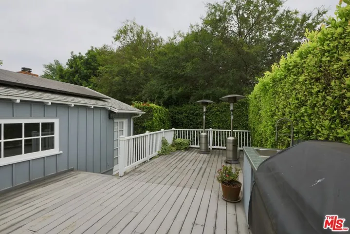 4000 Denny Avenue, Studio City, California 91604
