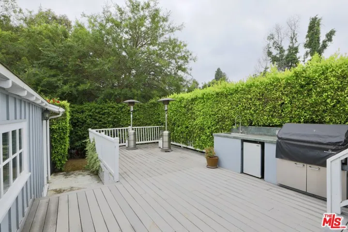 4000 Denny Avenue, Studio City, California 91604