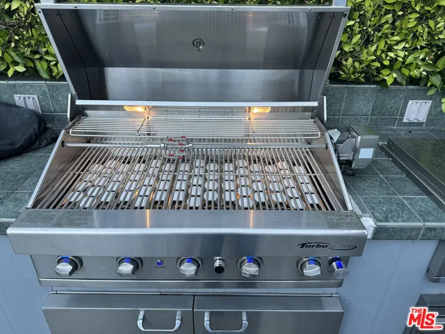 4000 Denny Avenue, Studio City, California 91604