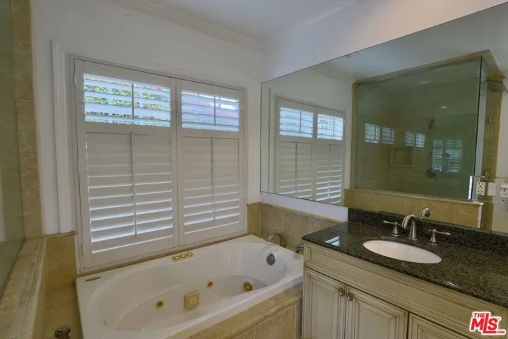 4000 Denny Avenue, Studio City, California 91604