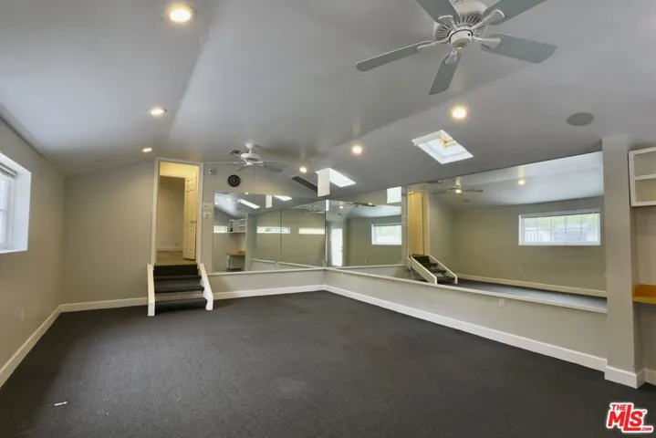 4000 Denny Avenue, Studio City, California 91604
