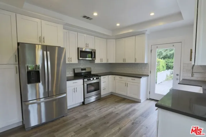 4000 Denny Avenue, Studio City, California 91604