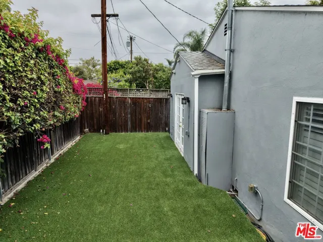 4000 Denny Avenue, Studio City, California 91604