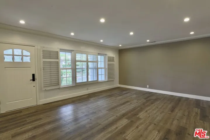 4000 Denny Avenue, Studio City, California 91604