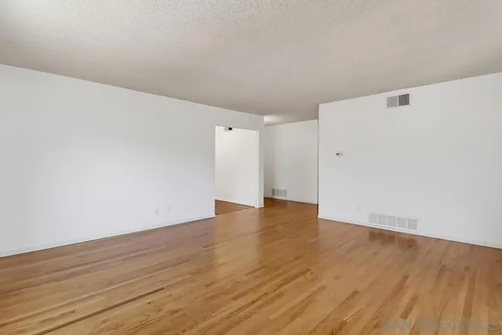 772 Applewood, El Cajon, California 92021