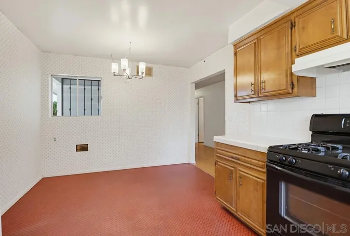 772 Applewood, El Cajon, California 92021