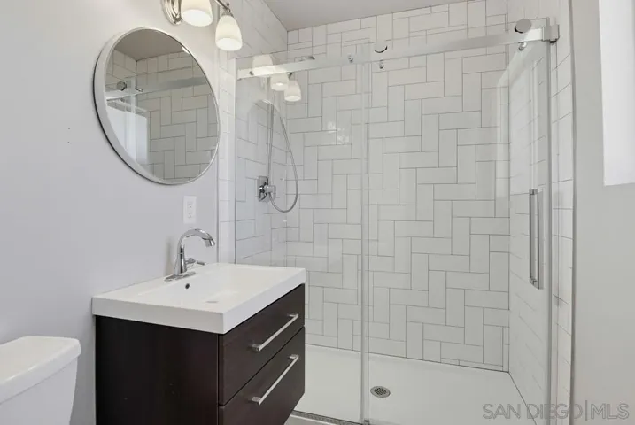 772 Applewood, El Cajon, California 92021
