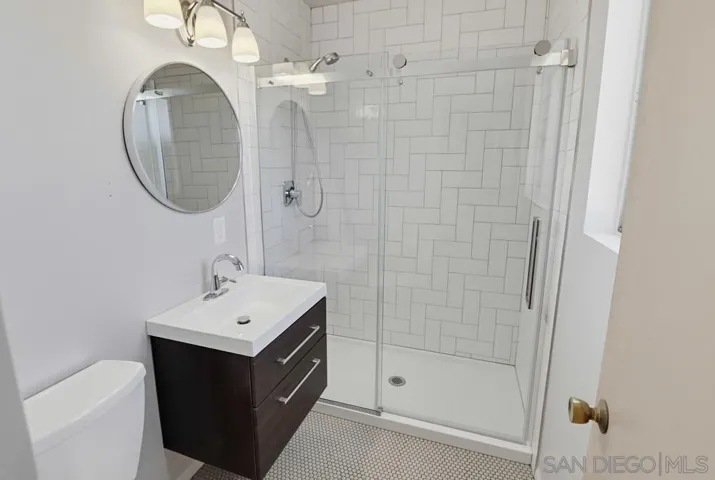 772 Applewood, El Cajon, California 92021