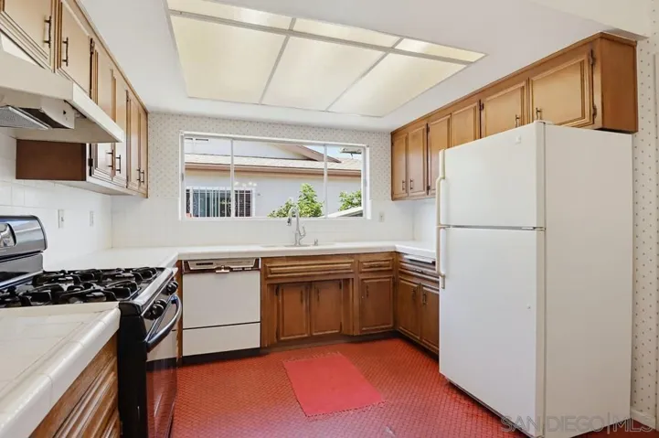 772 Applewood, El Cajon, California 92021