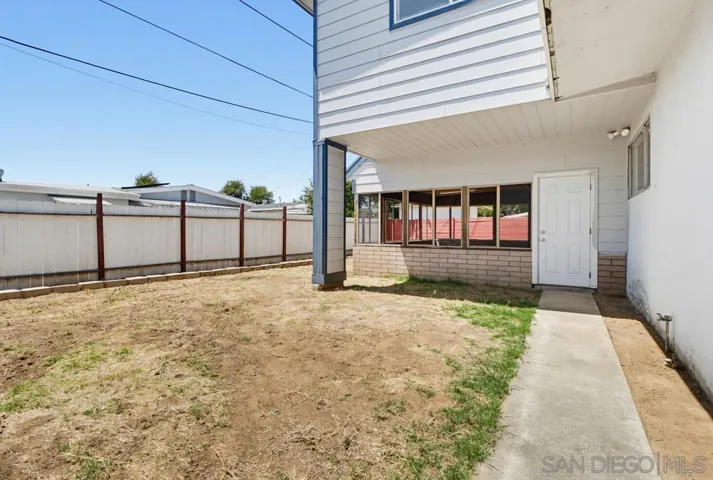 772 Applewood, El Cajon, California 92021