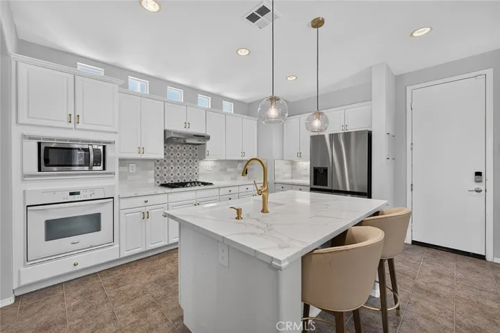 8202 Garden Gate, Chino, California 91708