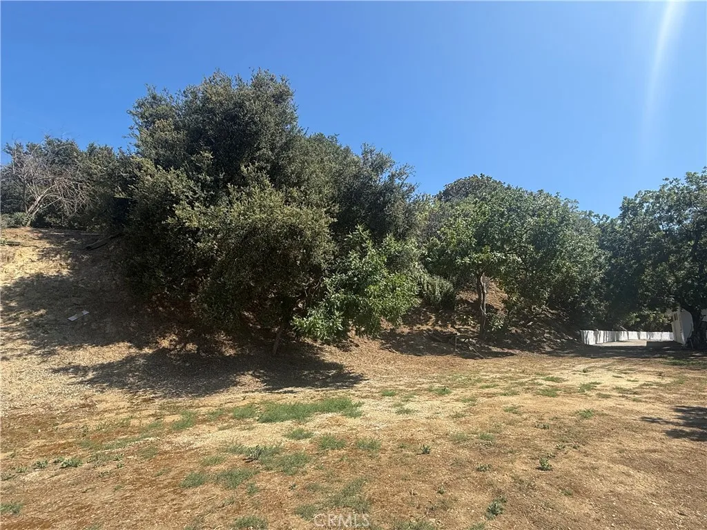 3511 Beverly Glen Blvd