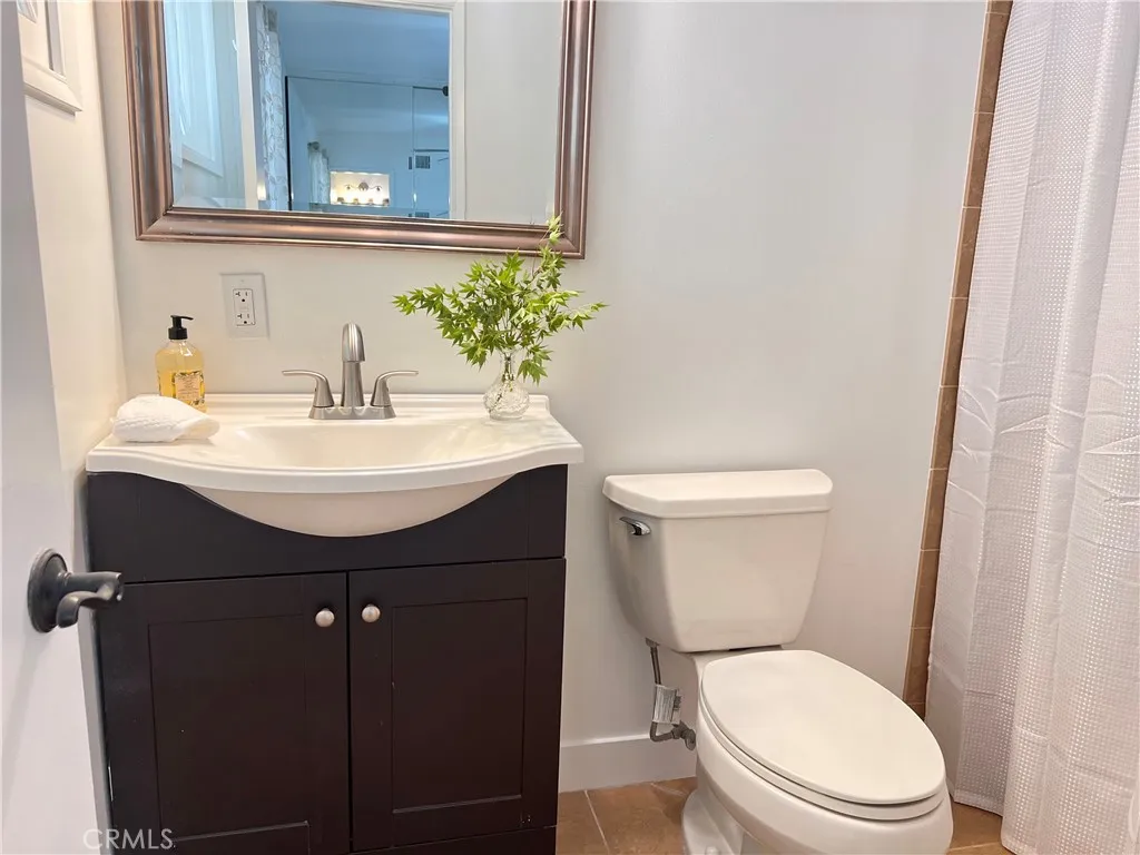 6141 Dalecrest Avenue, Woodland Hills, California 91367 — photo 5