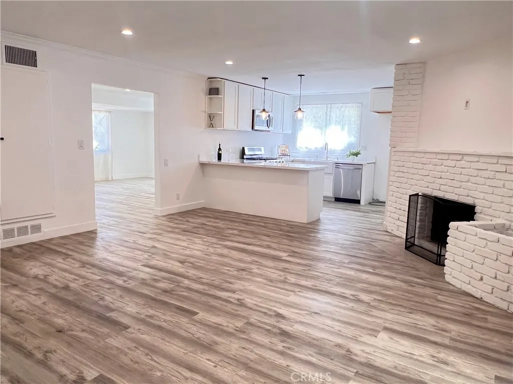 6141 Dalecrest Avenue, Woodland Hills, California 91367 — photo 4