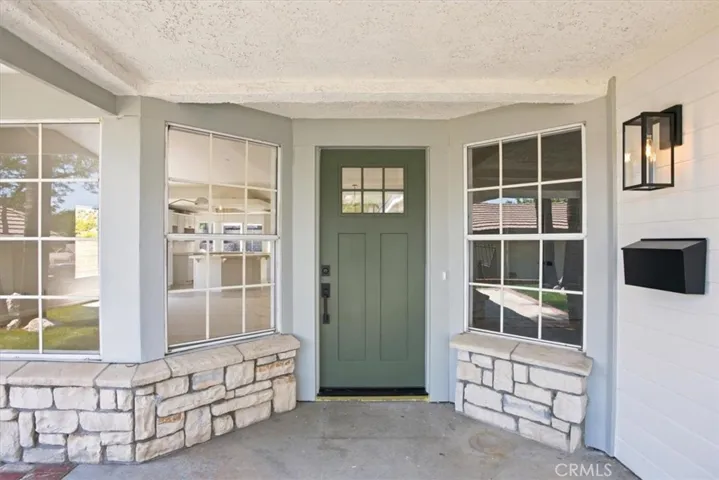 28177 Langside Avenue, Canyon Country, California 91351