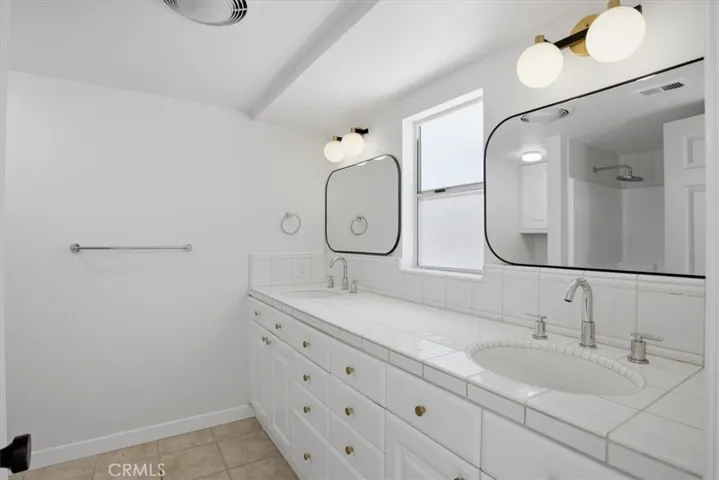 28177 Langside Avenue, Canyon Country, California 91351