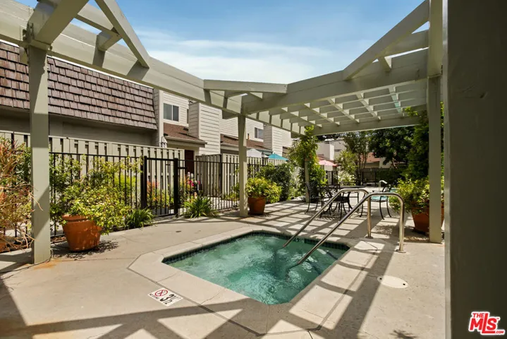 4730 Ben Avenue 11, Valley Village, California 91607