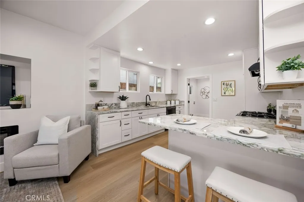 201 S Melrose