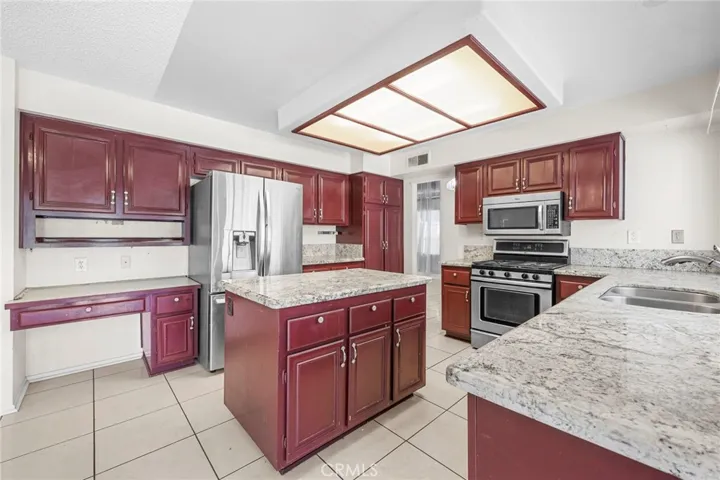 14639 Stallion, Victorville, California 92392