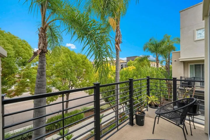 2432 Via Alta, San Diego, California 92108