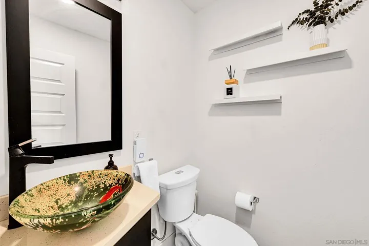 2432 Via Alta, San Diego, California 92108