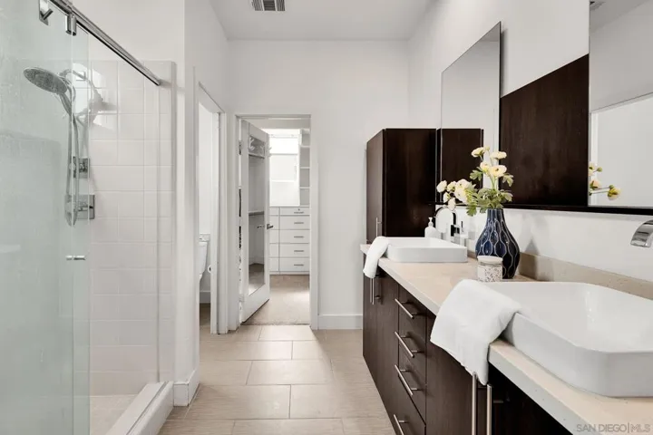 2432 Via Alta, San Diego, California 92108