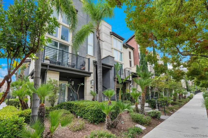 2432 Via Alta, San Diego, California 92108
