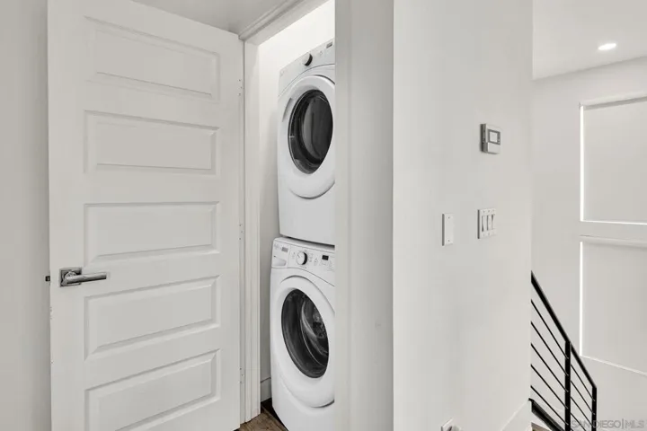 2432 Via Alta, San Diego, California 92108