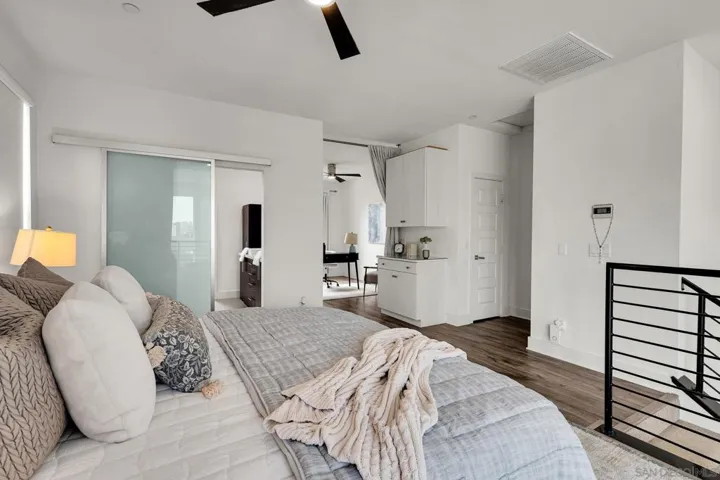 2432 Via Alta, San Diego, California 92108