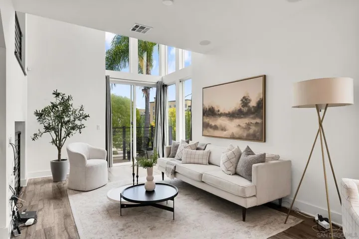 2432 Via Alta, San Diego, California 92108