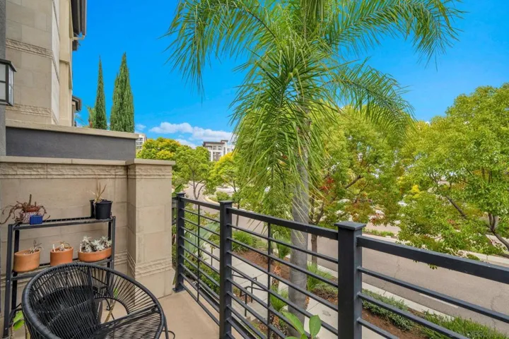 2432 Via Alta, San Diego, California 92108