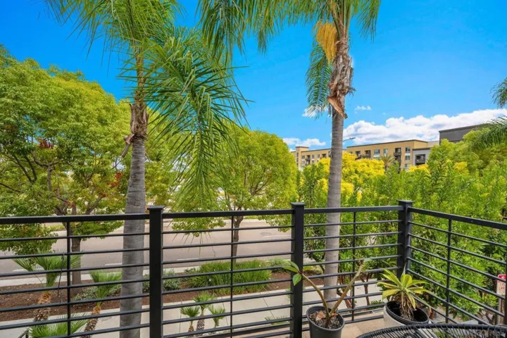 2432 Via Alta, San Diego, California 92108