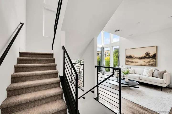 2432 Via Alta, San Diego, California 92108