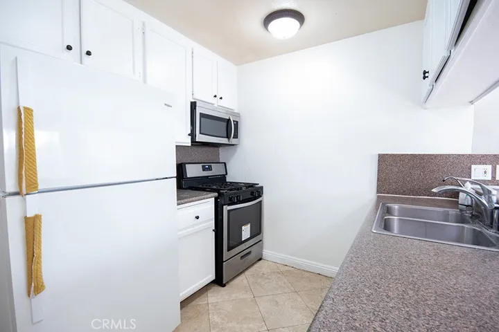 8065 Presidential Way, Midway City, California 92655