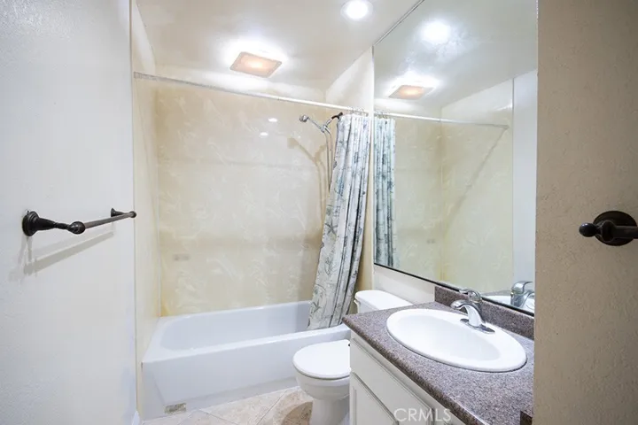 8065 Presidential Way, Midway City, California 92655