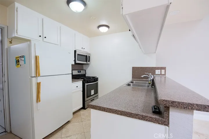 8065 Presidential Way, Midway City, California 92655